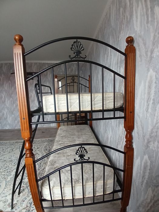 Продам 2х ярустную кровать