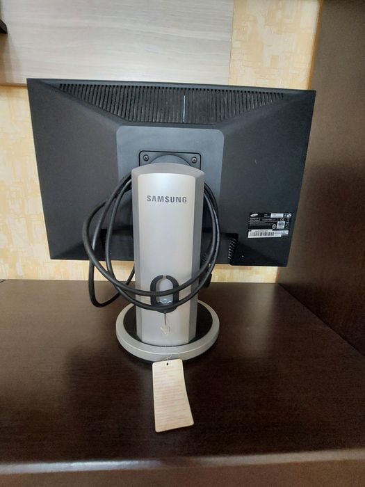 Монотор Samsung SyncMaster 205BW