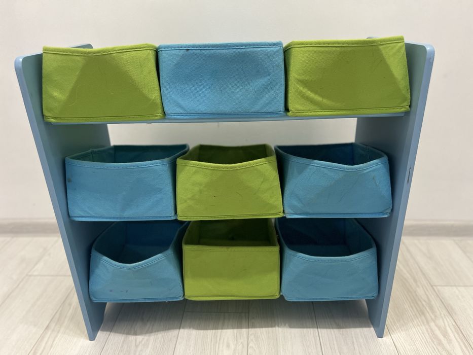 Детска етажерка за играчки+ пъзел килим