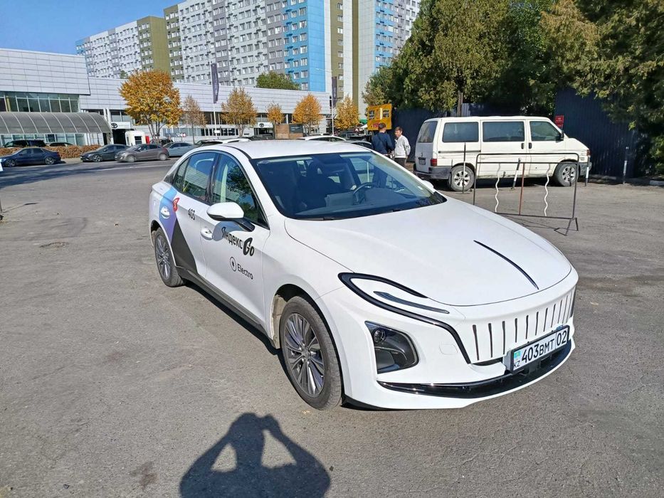 Honqgi E-QM 5 plus - запас хода 610 км - аренда под такси