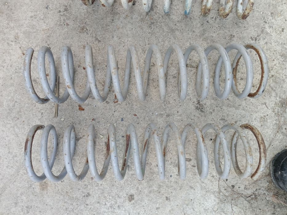 Продам пружины две пары пиленные - 2 витка подходит ВАЗ 09,13,14,15