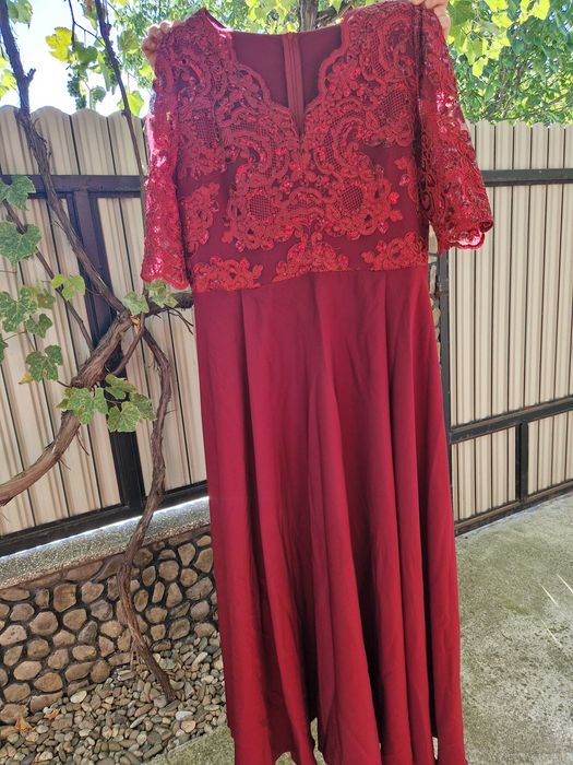 Vand rochii de ocazie marimea 4