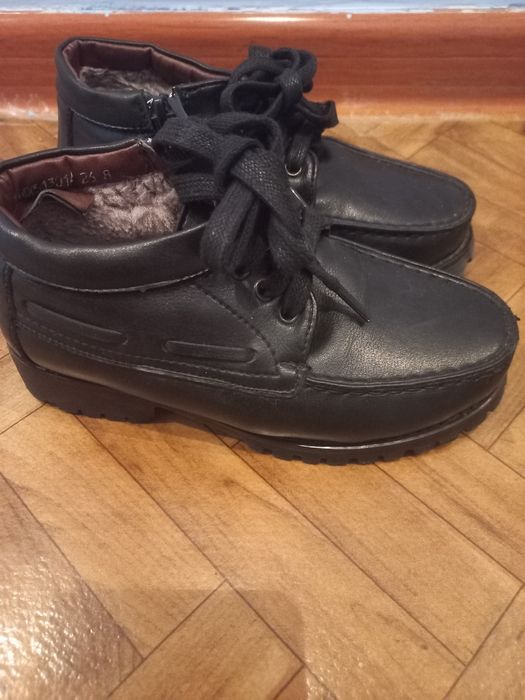 Продам детский сапоги