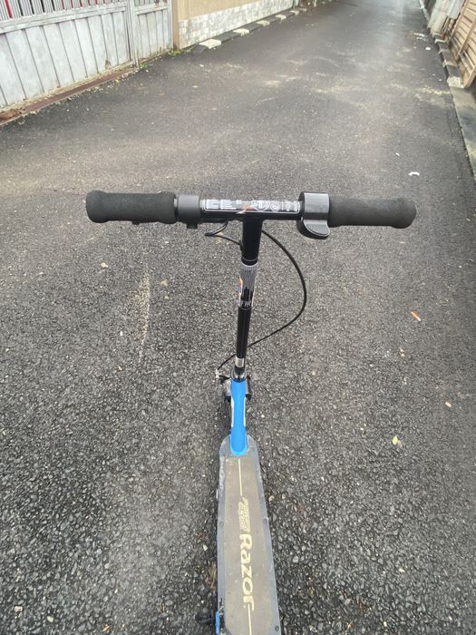 Vând trotinetă electrica copii