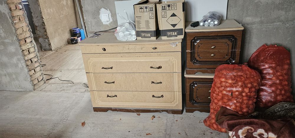 Продаётся кровать с тумбами