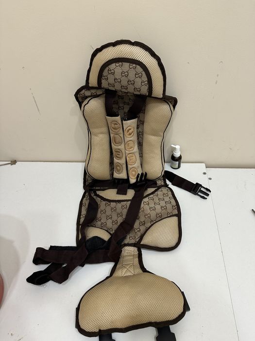 Бескаркасное автокресло