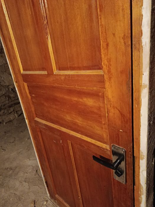 Дверь деревянная входная