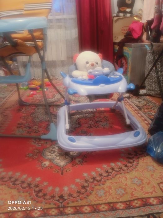 Детский стол и ходунок