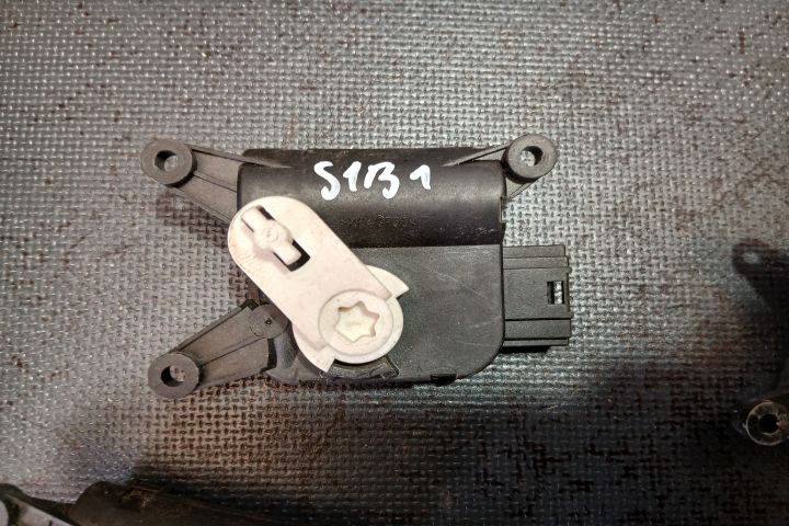Motoras clapeta aeroterma 0132901340  /  1K1907511C 0132901340 / 9833