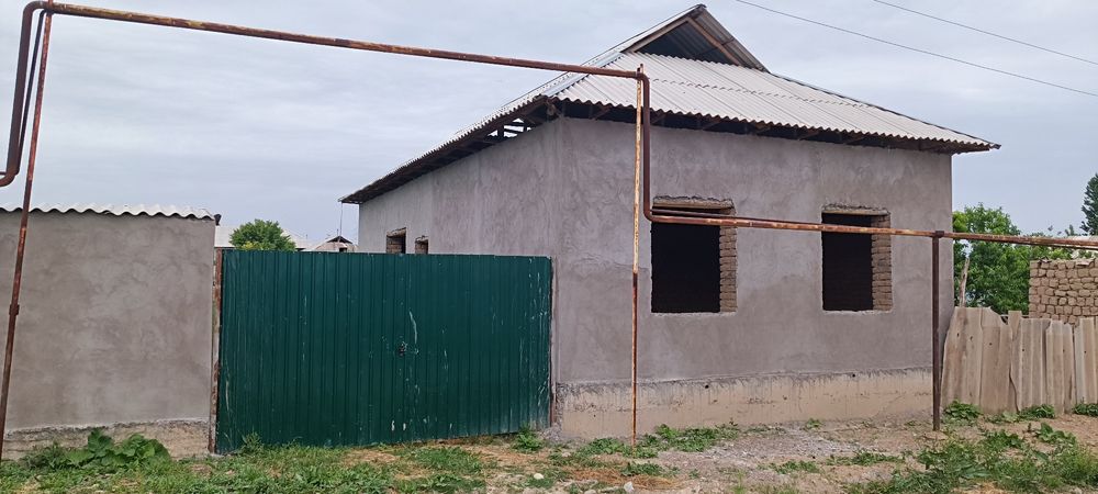 Зудлик билан мустахкам курилган Ховли уй сотилади.