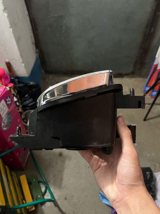 Продам противотуманку w211