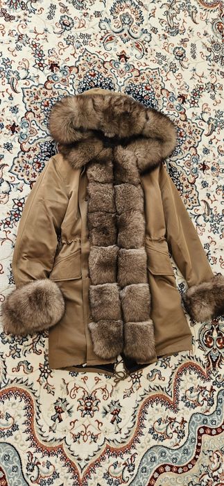 Парка почти новый