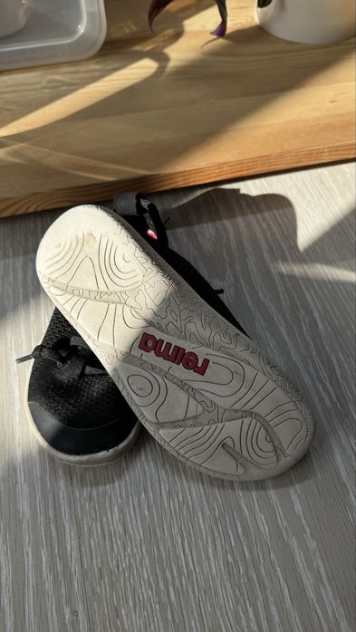 Продам обувь для мальчика Reima