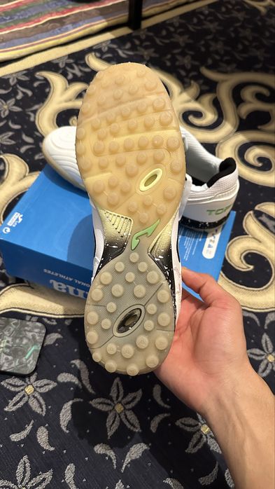 Joma сороконожки продаю