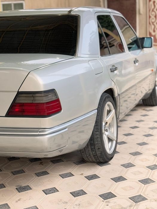 Мерседес бен Е320