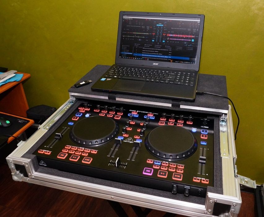 Controller Dj Behringer CMD STUDIO 4A