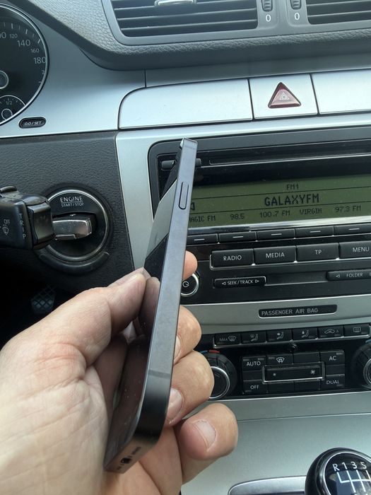 Iphone 16e black, neverlock, bat.100%