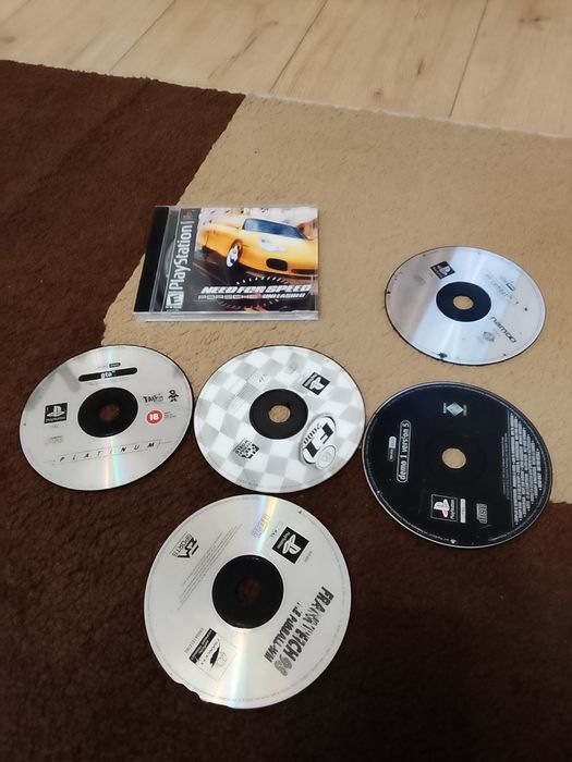 Продам PlayStation 1