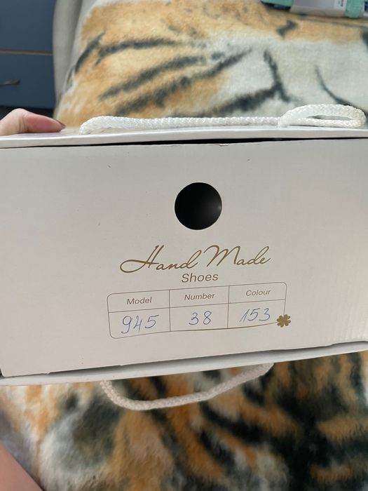 Официални обувки- носени часове