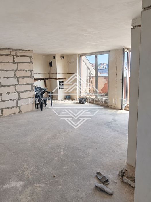 Продава се Ателие в Бургас, Меден рудник - зона Б - 55 кв.м за 728 €/кв.м - Снимка #1