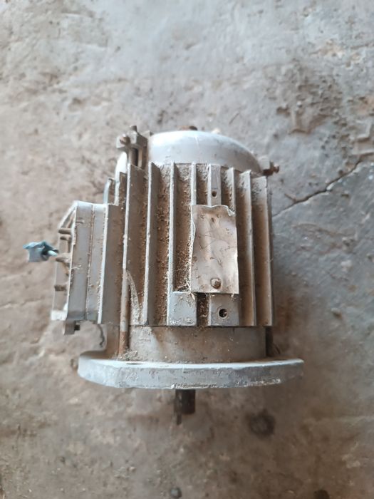 Продам электро двигатель