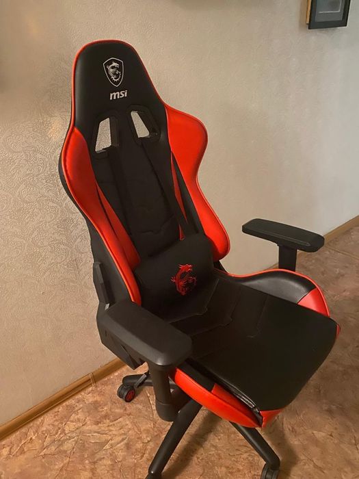 Игровое кресло MSI срочно