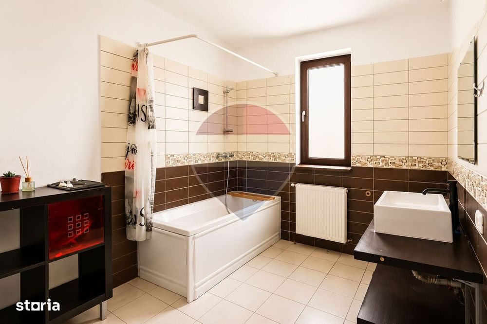 Casa individuala spatioasa cu 6 camere, cu gradina de 572 mp in Gulia