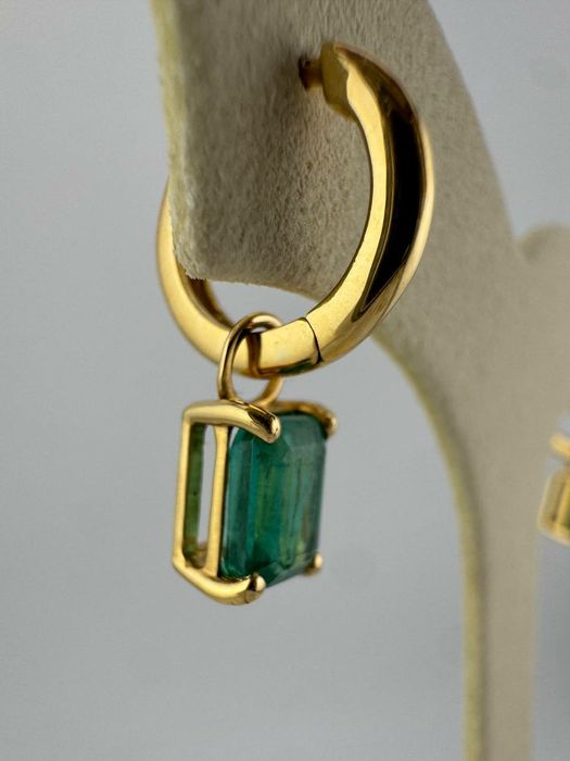 Продам серьги Изумруд