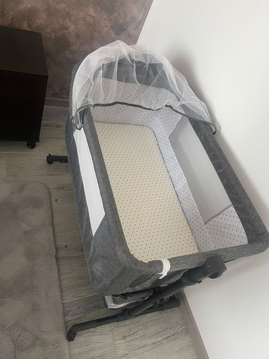 Se vinde pat bebelusi mobil