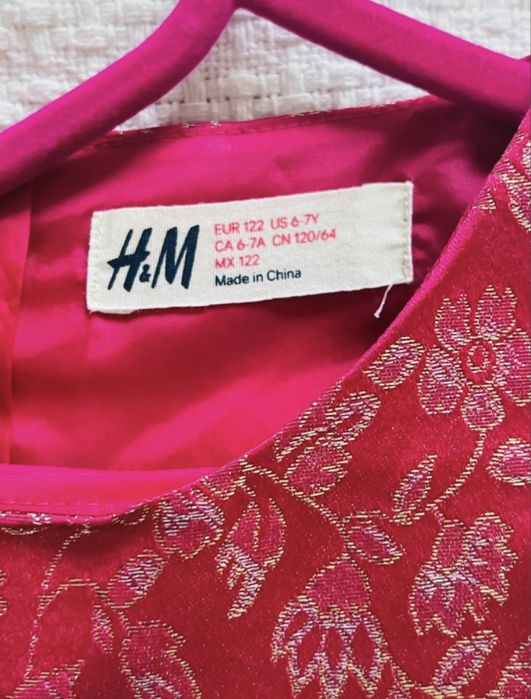 Rochita fetite roz cu fir auriu in model H&M , 116-122 cm