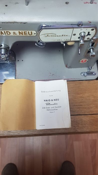 Mașină de cusut Haid & Neu Automatic pe masă Singer + motor german U26