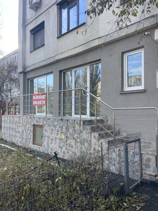 Vand spatiu comercial micro 39 strada principală