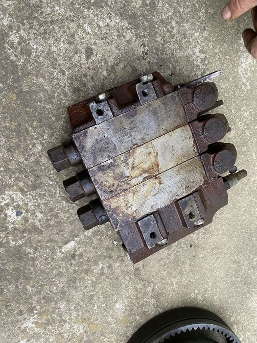 Distribuitor hidraulic romanesc NOU