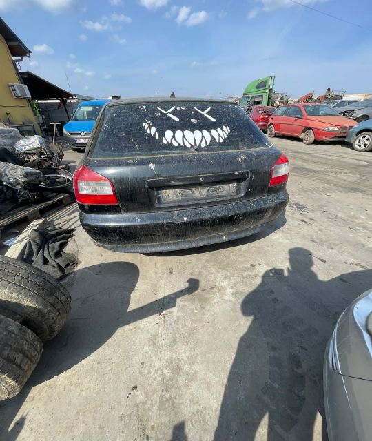 Far stanga Audi A3 2001 1.6 MT (102 hp)