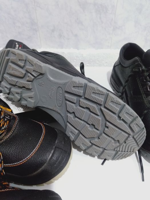 Продам рабочие обувь