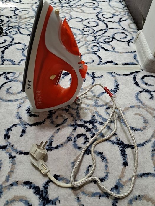 Утюги King и Binatone