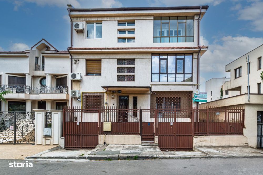 Vila tip bloc 12 camere, 2 garaje 2 boxe zona Tomis 1 Flamanda