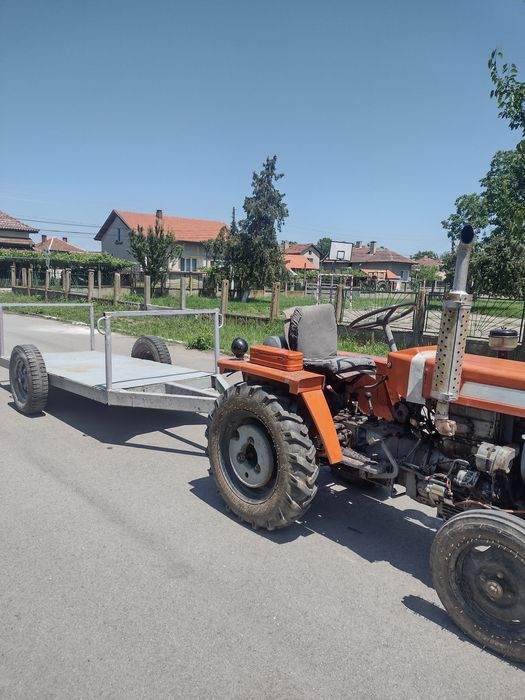 Голямо ремарке за автомобил или джип или трактор.