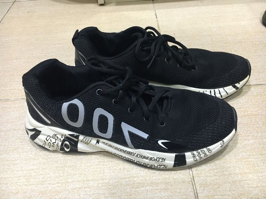 Продаются мужские кроссовки 44 размер