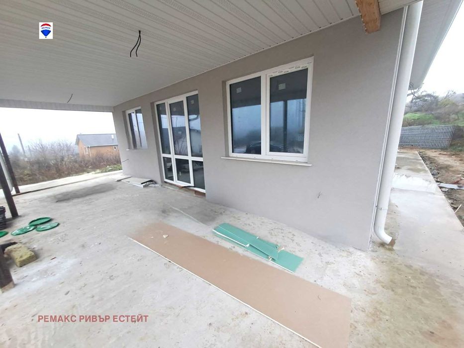 Продава се Къща в с. Басарбово, Област Русе - 161 кв.м за 1118 €/кв.м - Снимка #2