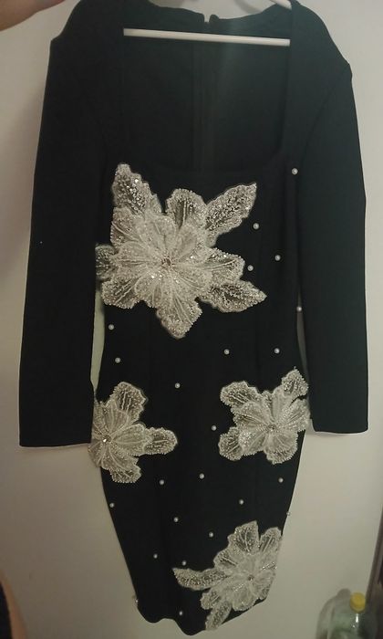 Vând rochie model nou