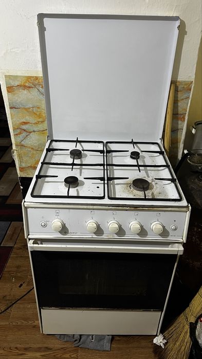 Продам газ плиту срочно