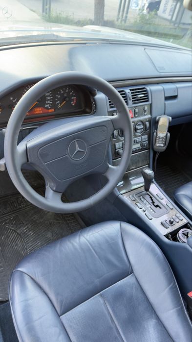 Mercedes benz w210 E280