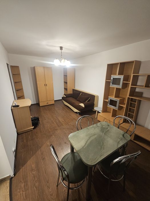 Garsoniera de închiriat