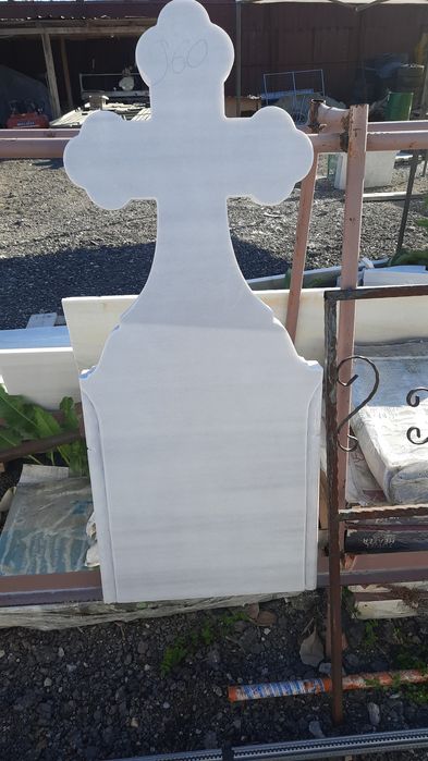 Cruci eftine din marmura