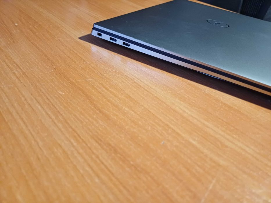 4K IGZO Touch Core i7-10850H DELL 16GB DDR4/512GB SSD/Quadro T2000 4GB