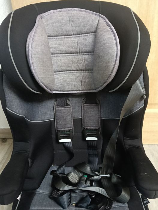 Scaun auto cu prindere in isofix
