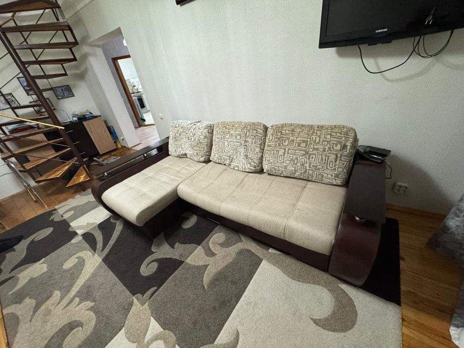 Продам диван угловой