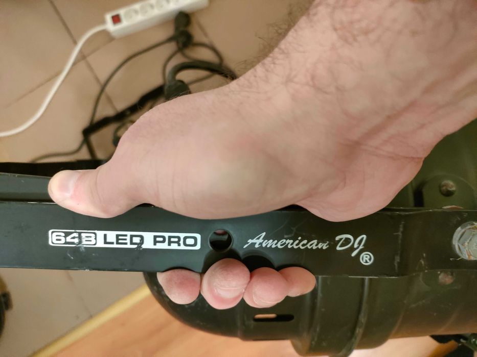 8 Par led 64 American Audio beam r7