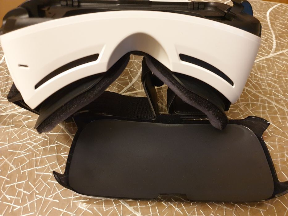 Очила за виртуална реалност Samsung Gear VR